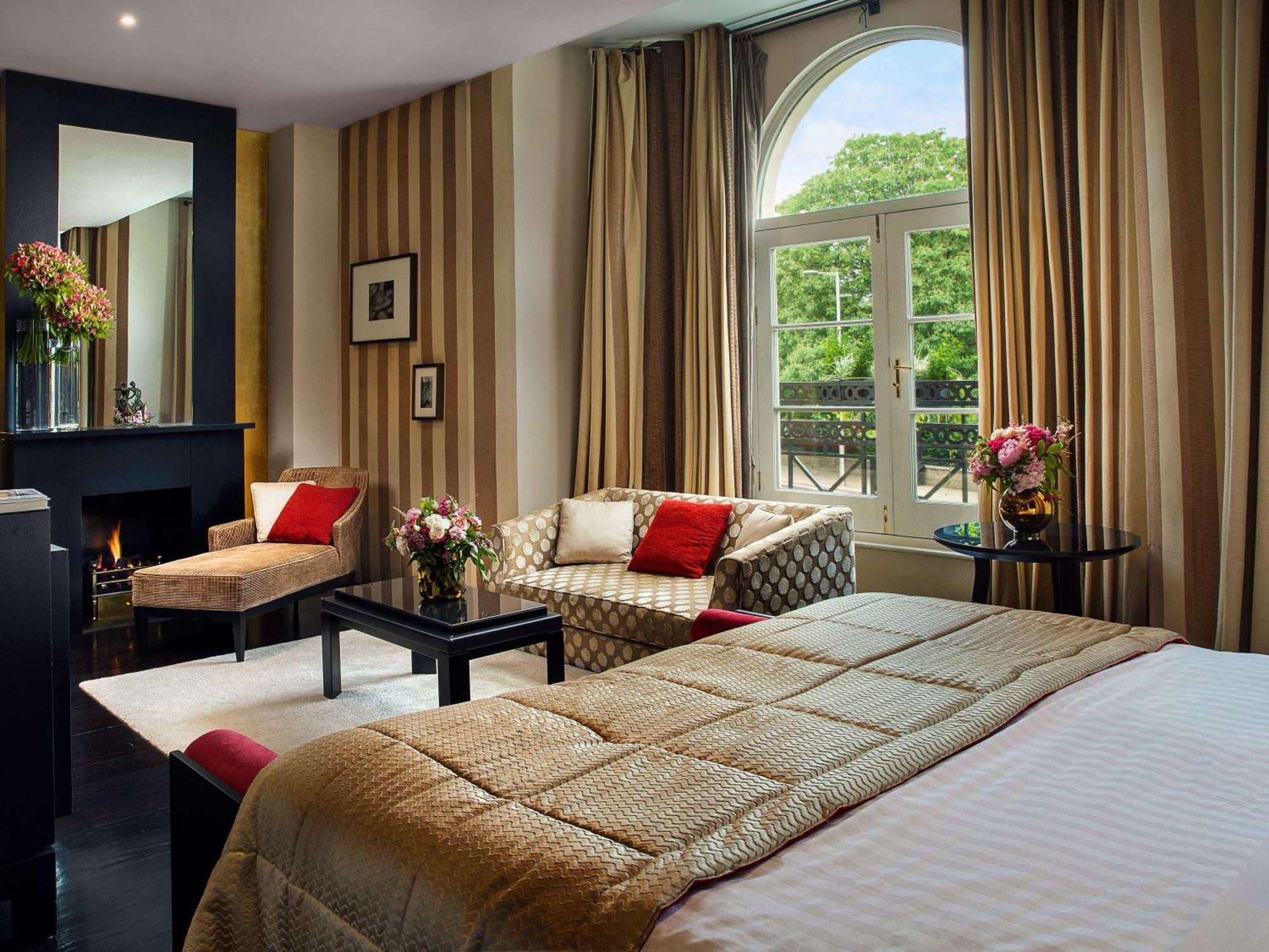 60 Hyde Park Gate Hotel London Exterior photo